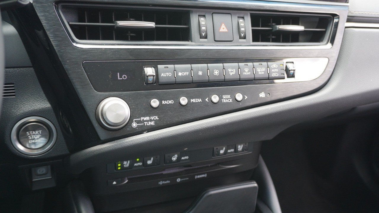 Used 2022 Red Lexus ES 350 image 17