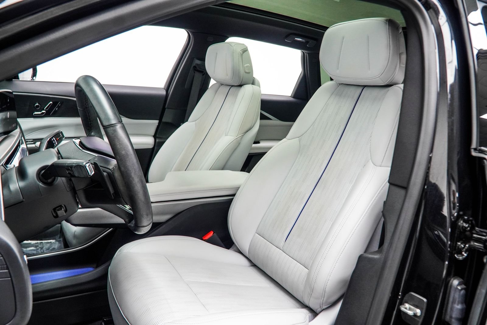 Used 2024 Black Cadillac Sport image 41