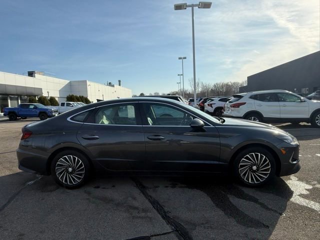 Used 2022 Hyundai Sonata Hybrid SEL with VIN KMHL34JJ0NA050669 for sale in Rochester, Minnesota