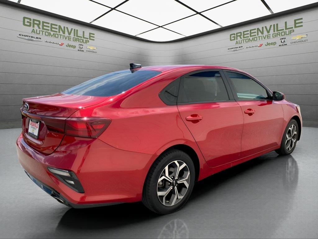 Used 2020 Currant Red Kia LXS image 5