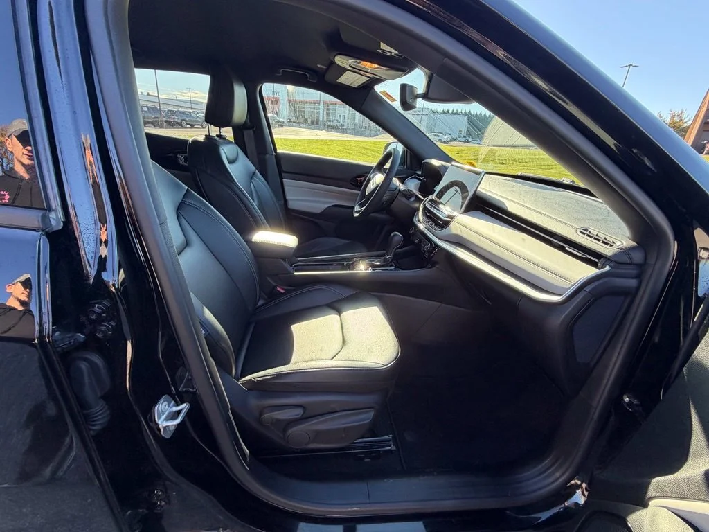 Used 2026 Black Jeep Limited image 31