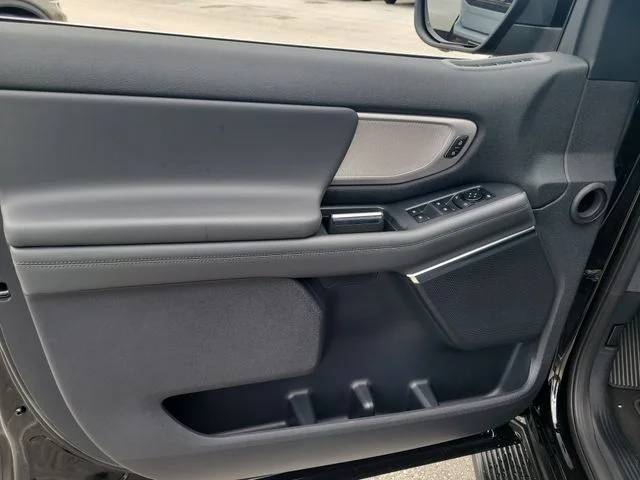 New 2027 Black Metallic Ford Active image 20