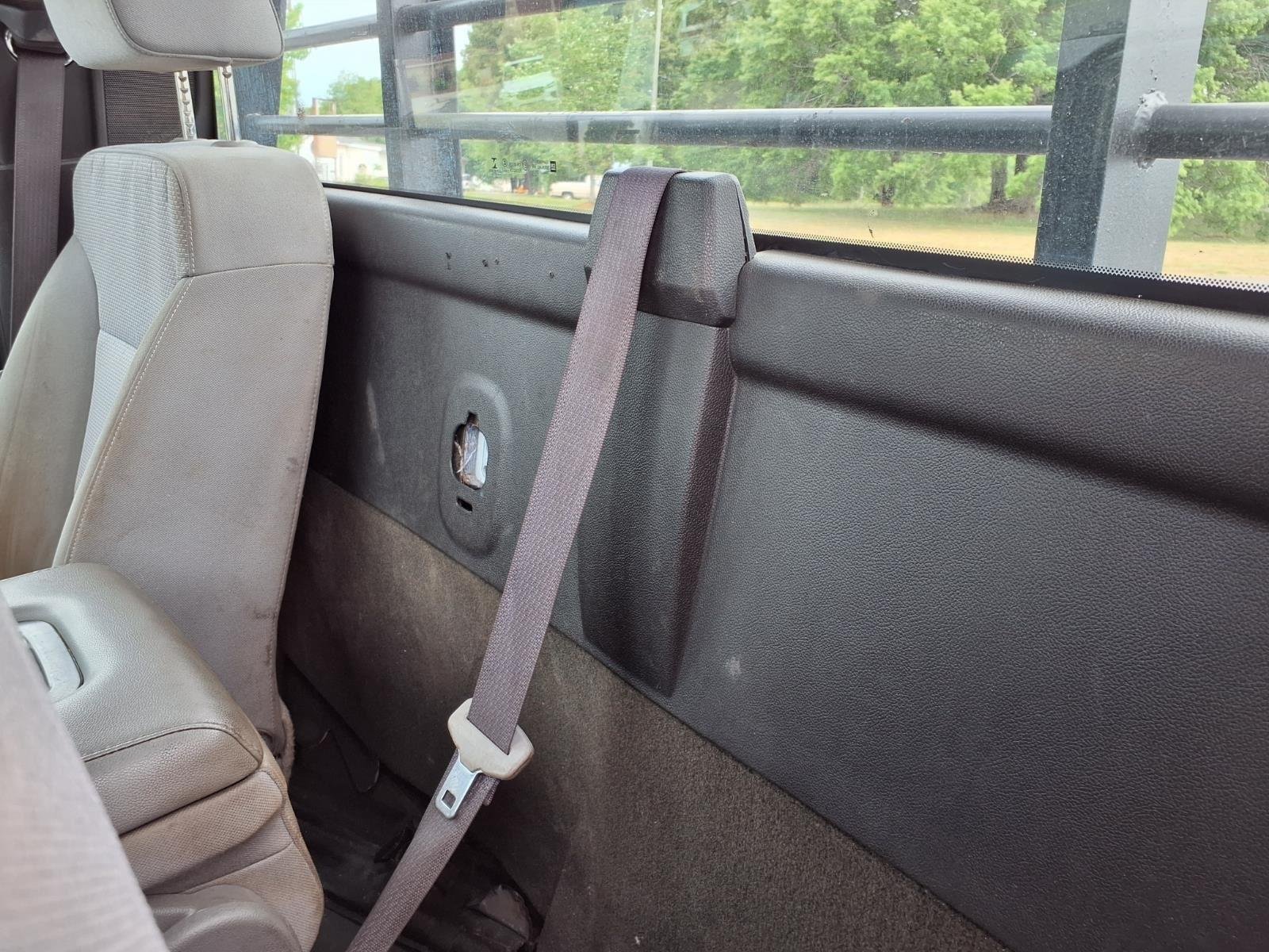 Used 2017 Summit White GMC  image 21