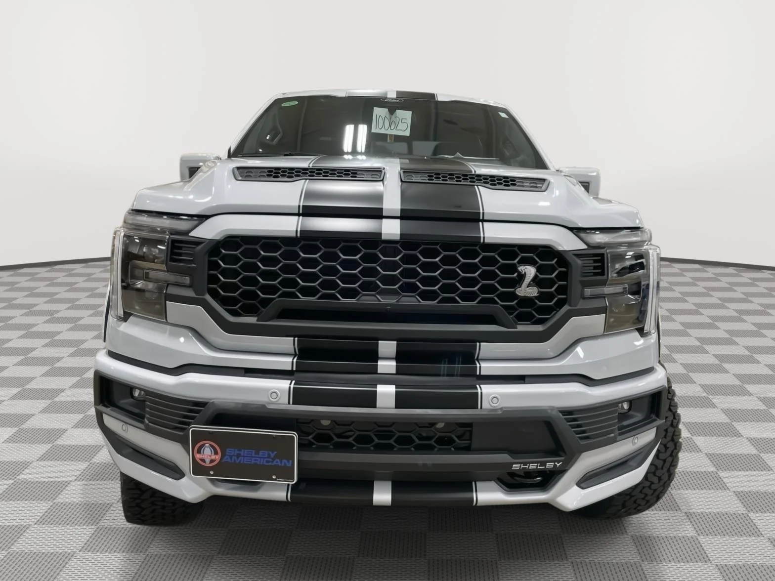 2025 Ford F-150 Lariat - Photo 2