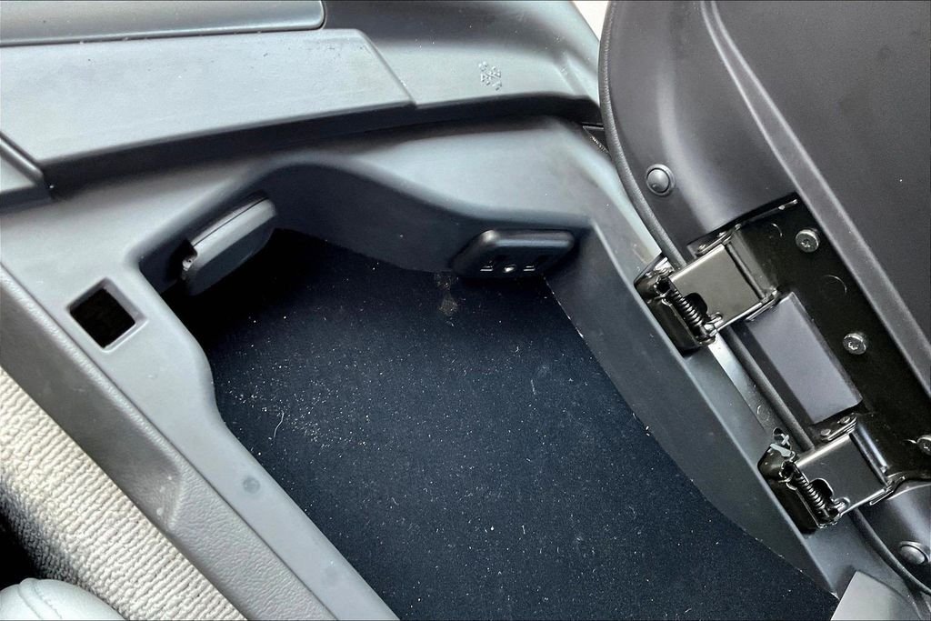 Used 2019 Blue Chevrolet Stingray image 18
