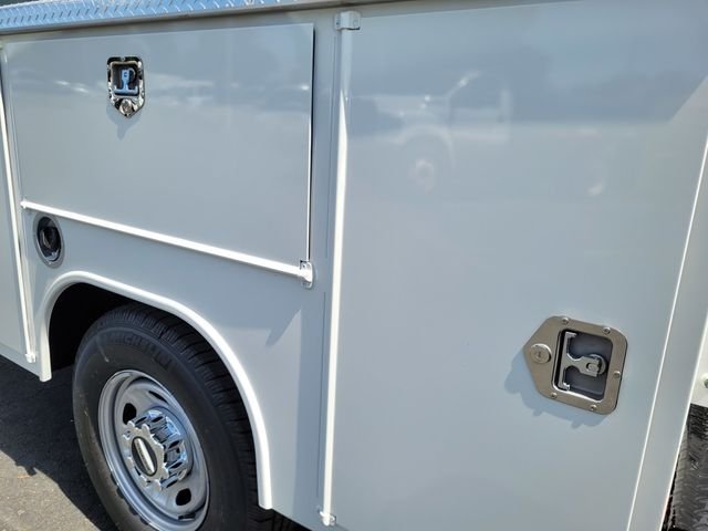 New 2026 Oxford White Ford F-250® XL image 43