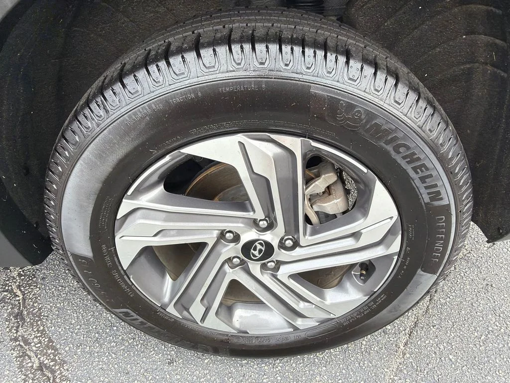 Used 2023 Silver Hyundai SEL image 20