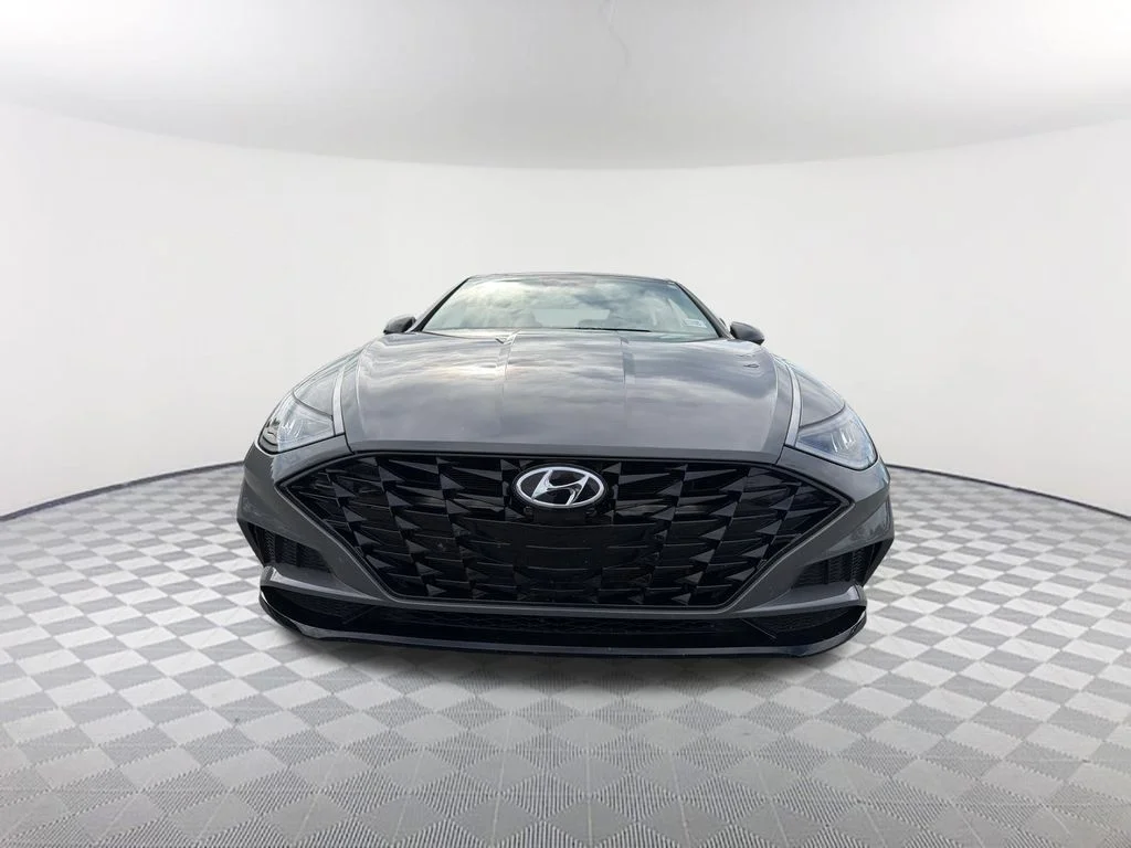 Used 2022 Gray Hyundai SEL image 2