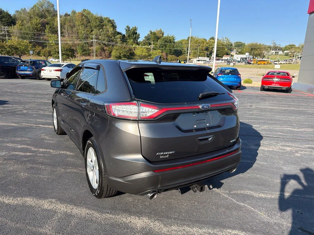 Used 2018 Magnetic Metallic Ford SE image 6