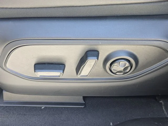 Used 2026 White Jeep Altitude image 17