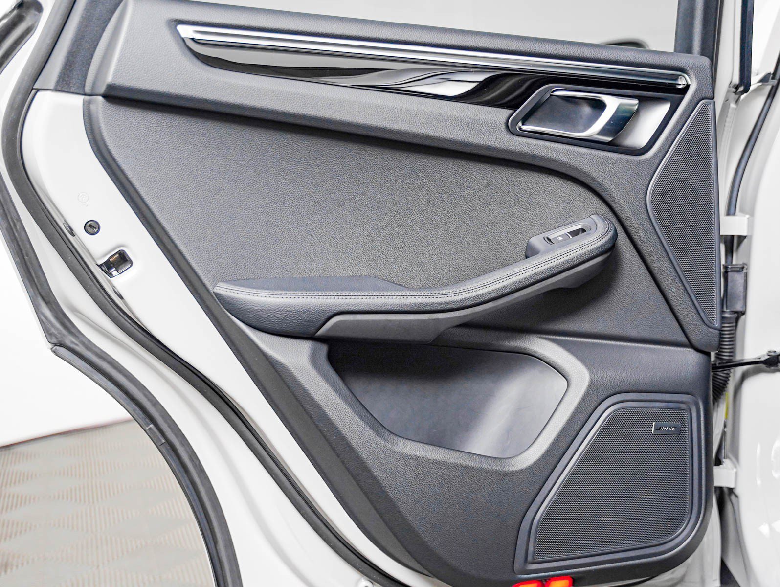 Certified Used 2026 CHALK Porsche  image 30