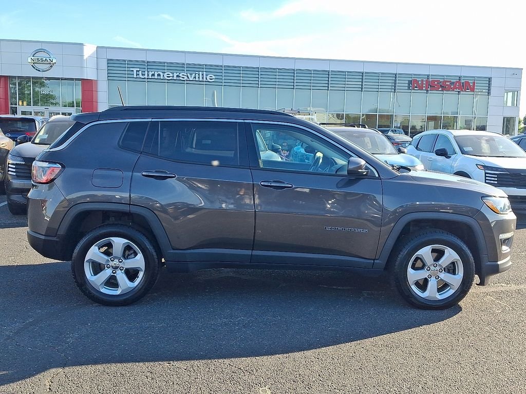 Used 2021 Gray Jeep Latitude image 7