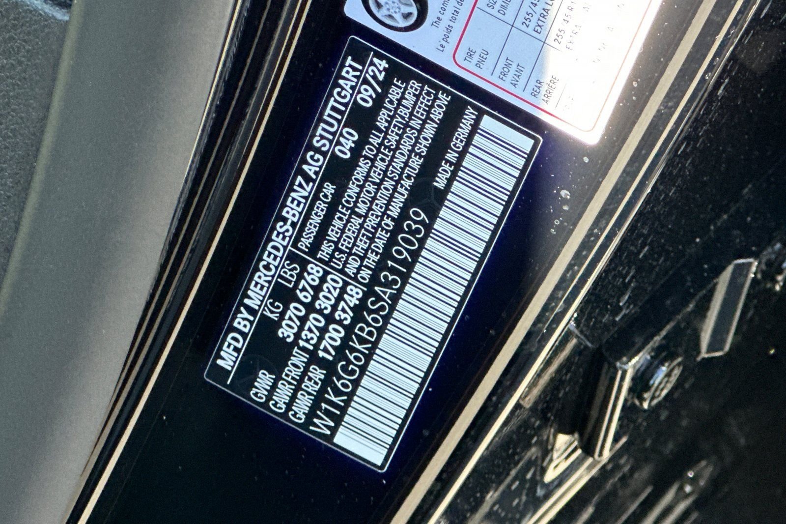 New 2025 Black Mercedes-Benz S 580e image 39