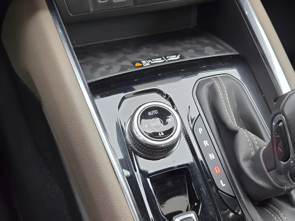Used 2024 Onyx Black GMC Denali image 13