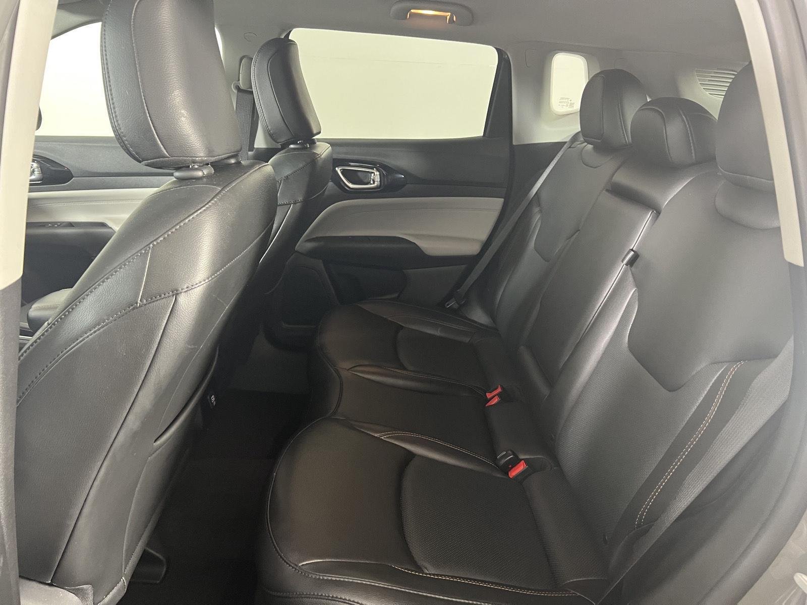 Used 2022 Sting-Gray Clearcoat Jeep Limited image 24