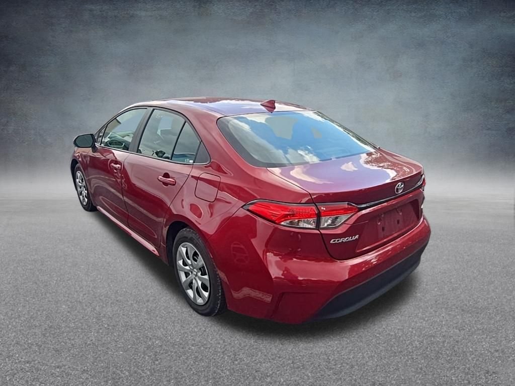 Used 2025 Pearl Toyota LE image 4