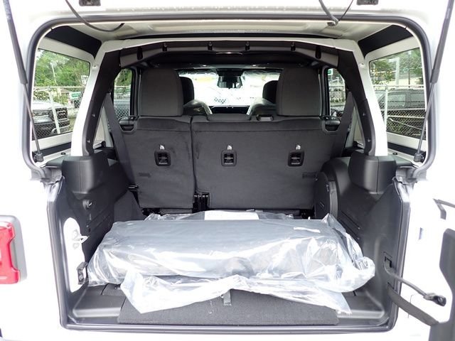 New 2026 Bright White Clear-Coat Exterior Paint Jeep Sahara image 6