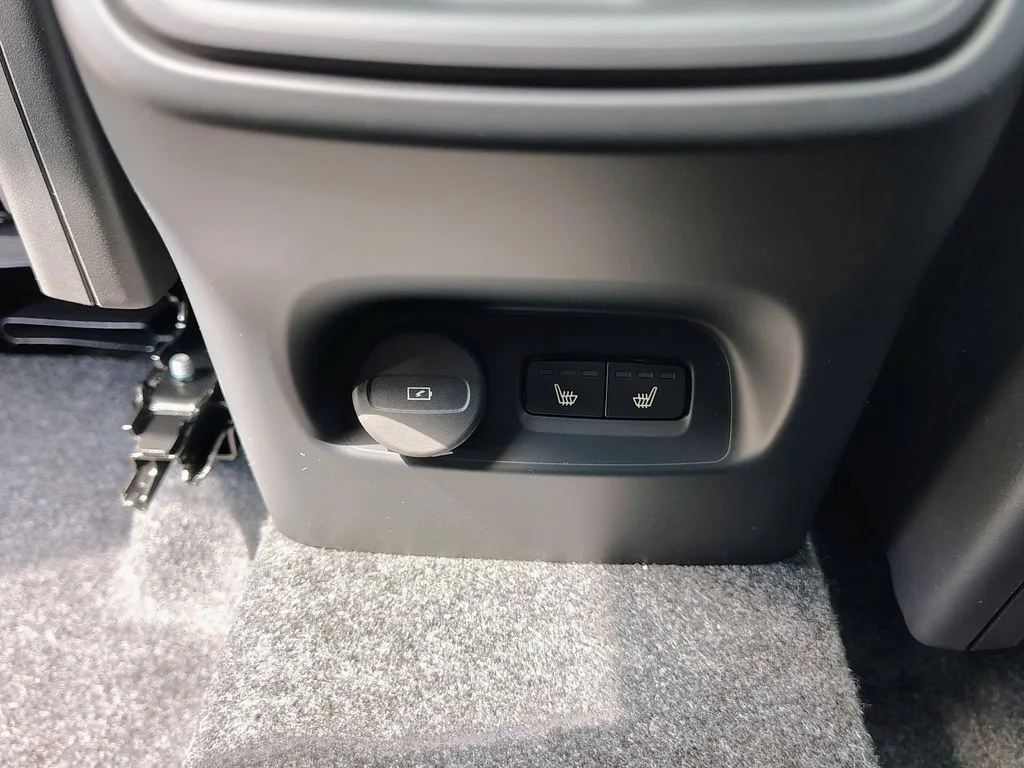 New 2026 Crystal White Volvo Ultra image 27
