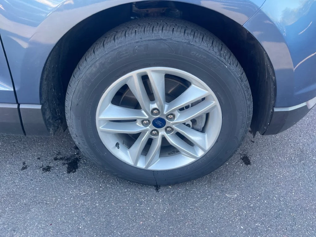 Used 2018 Blue Ford SEL image 12