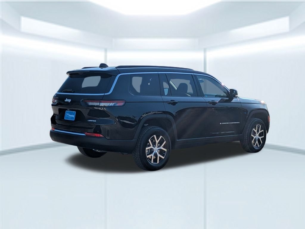 New 2025 Diamond Black Crystal Pearl-Coat Exterior Paint Jeep Limited image 7
