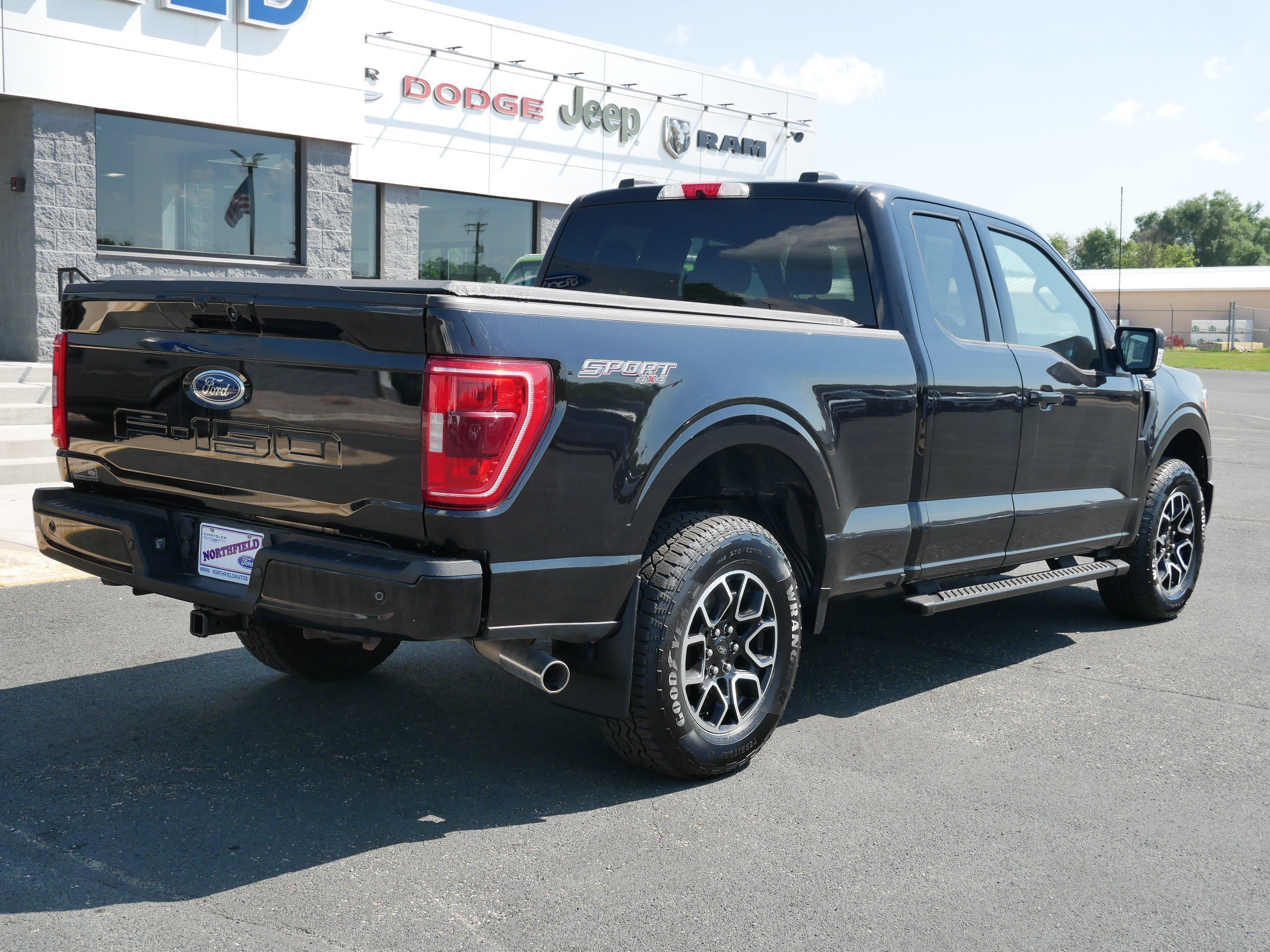 Used 2022 Black Ford XL image 8