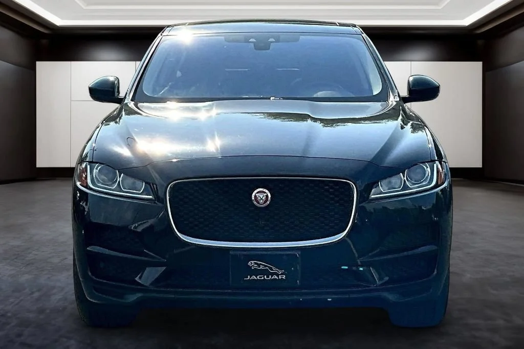 Used 2018 Jaguar F-PACE Premium with VIN SADCJ2GX7JA203962 for sale in Beachwood, OH