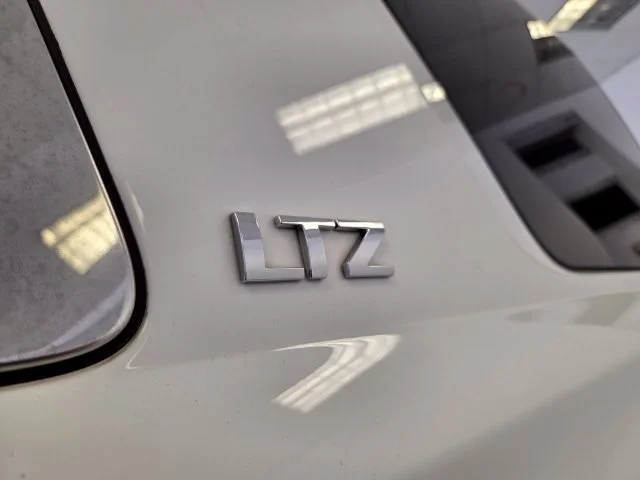 Used 2016 SUMMIT WHITE Chevrolet LTZ image 13