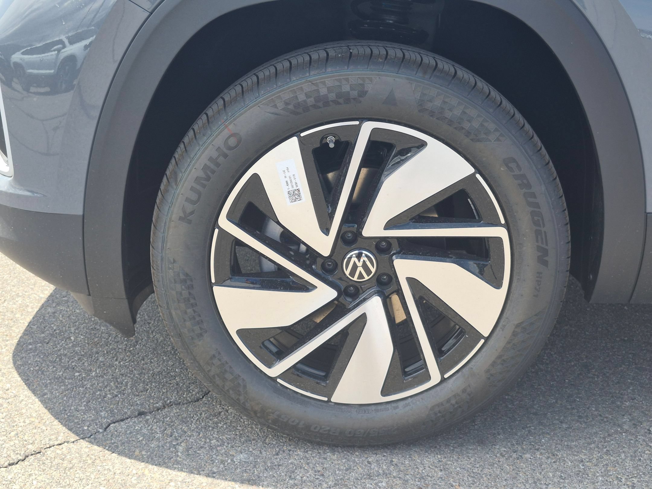 New 2026 Pure Gray Volkswagen 2.0T SEL image 11