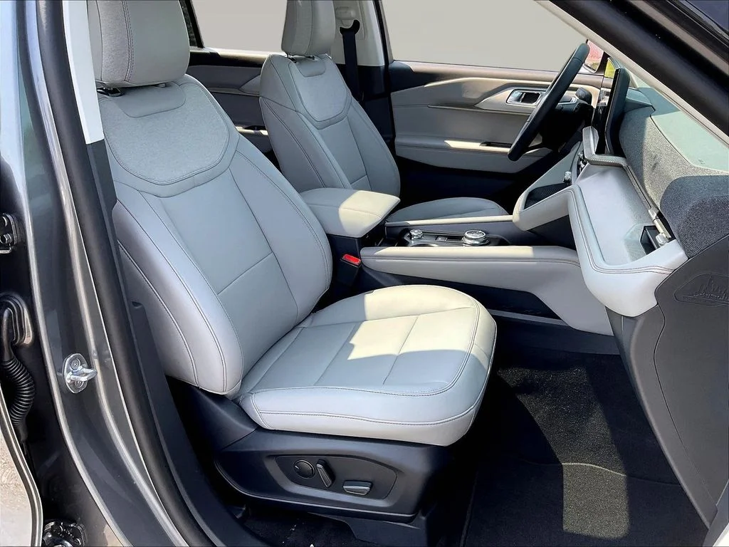 New 2026 Carbonized Gray Metallic Ford Active image 11
