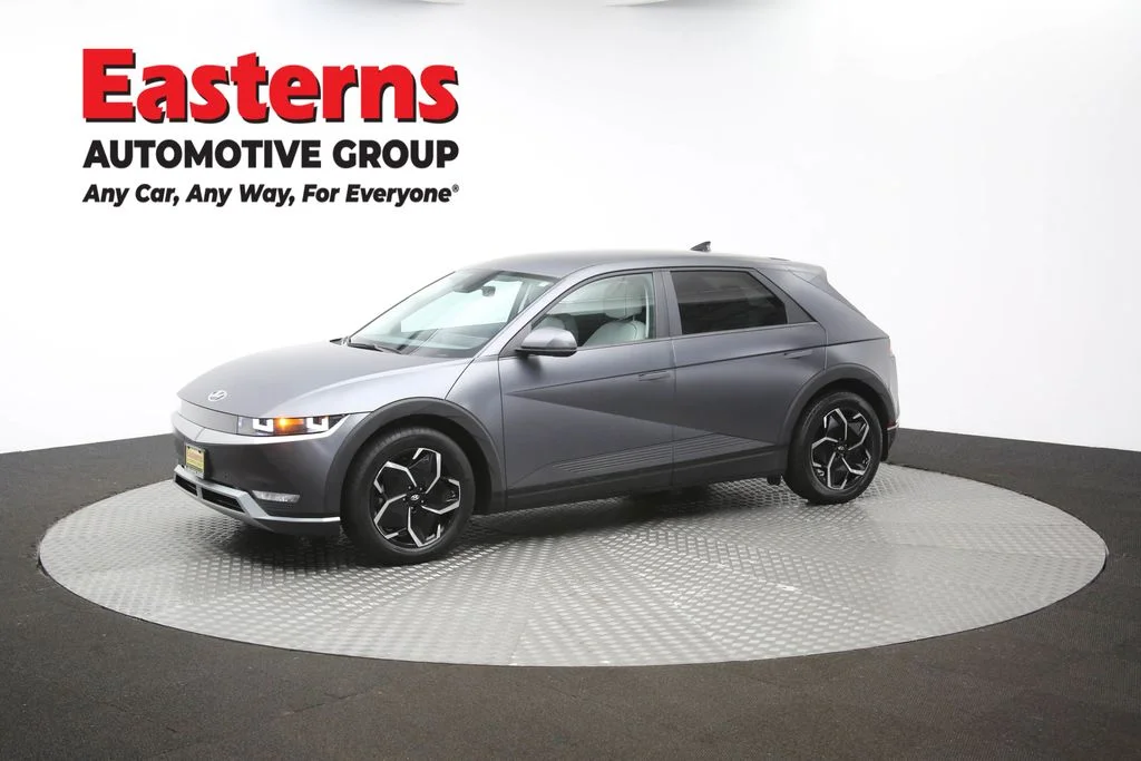 Used 2023 Gray Hyundai SEL image 55