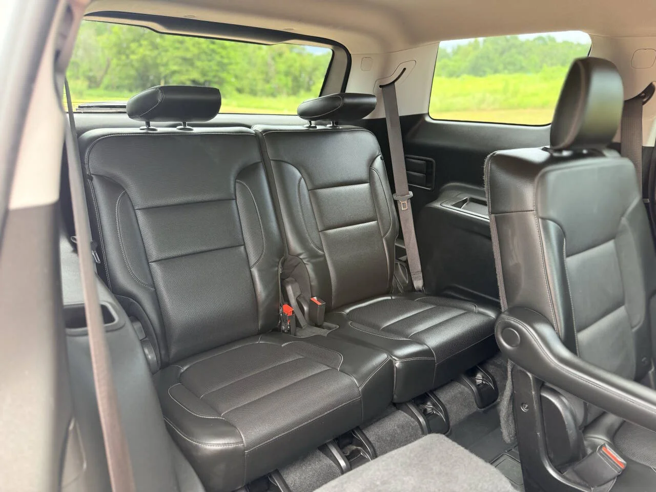 Used 2019 White GMC SLT 1 4dr SUV image 14