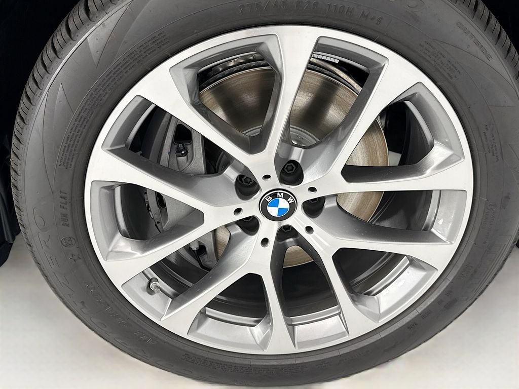 New 2026 Gray Metallic BMW xDrive50e image 31