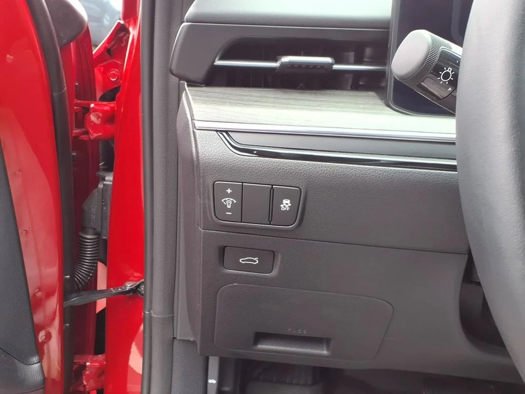 Used 2025 Runway Red Kia EX image 18