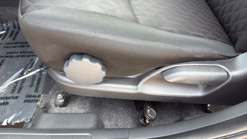 Used 2024  Mitsubishi ES image 15