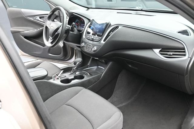 Used 2024 Mineral Gray Metallic Chevrolet LT image 24