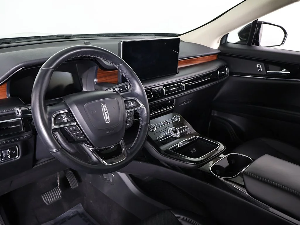 Used 2023 Black Metallic Lincoln Reserve image 29