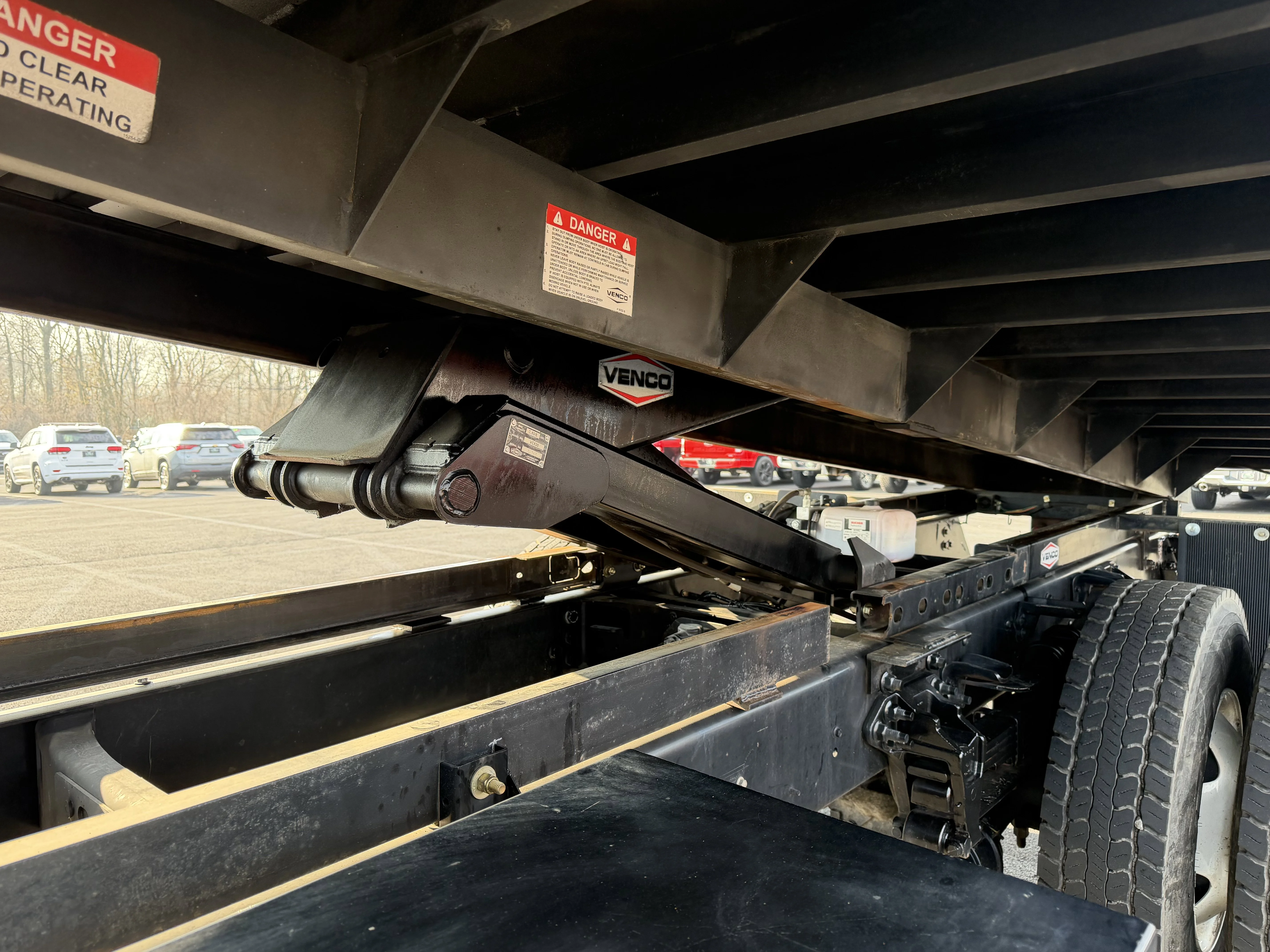 2022 Ford F-750 - Photo 6