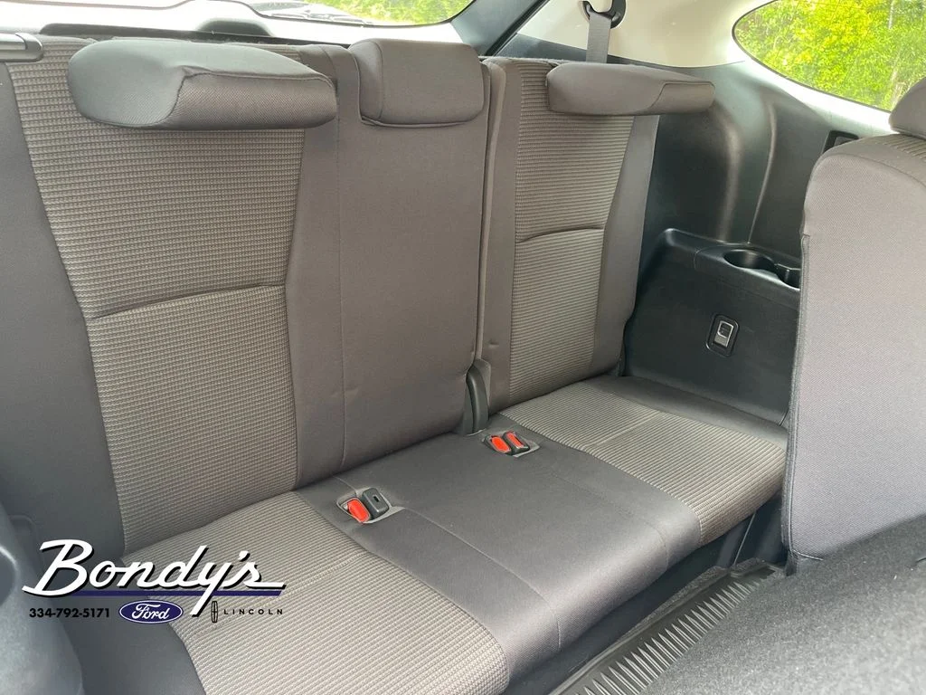 Used 2023 Pearl Toyota LE image 17