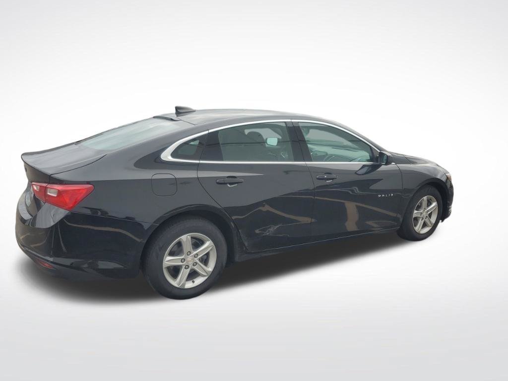 Used 2022 Black Chevrolet LS image 4