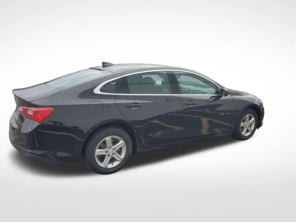 Used 2022 Black Chevrolet LS image 4