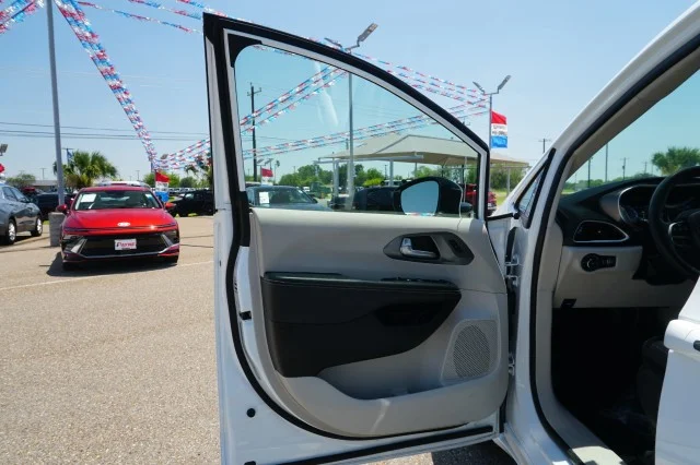 Used 2024 Bright White Clearcoat Chrysler Touring L image 12