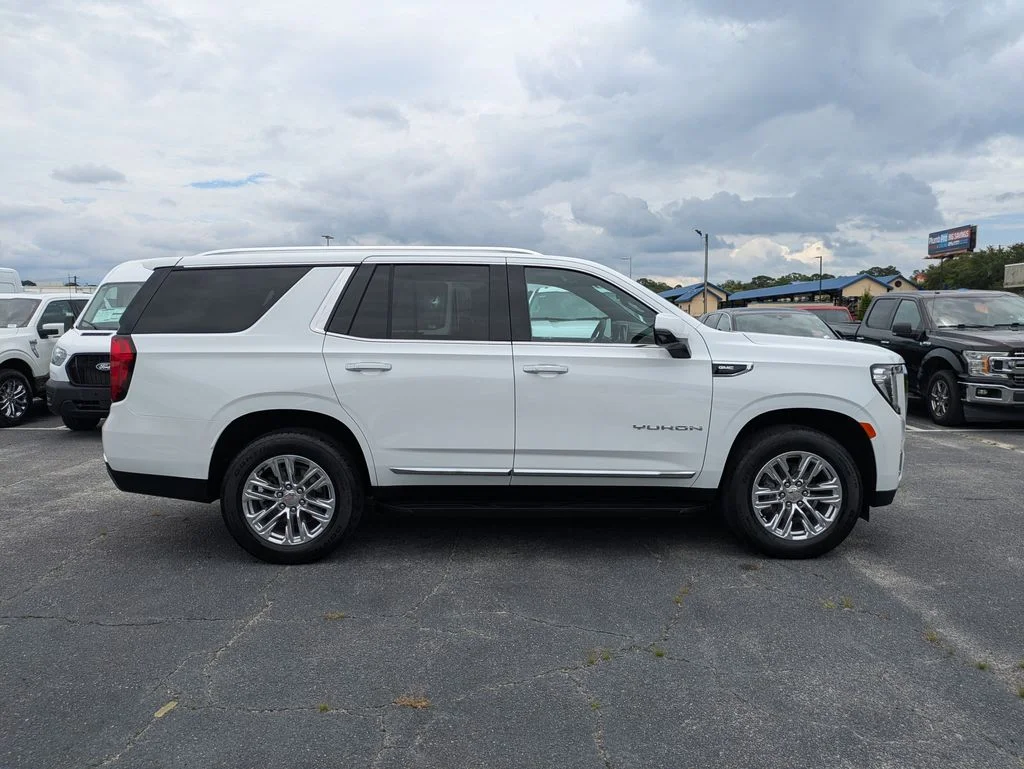 Used 2024 Summit White GMC SLT image 3