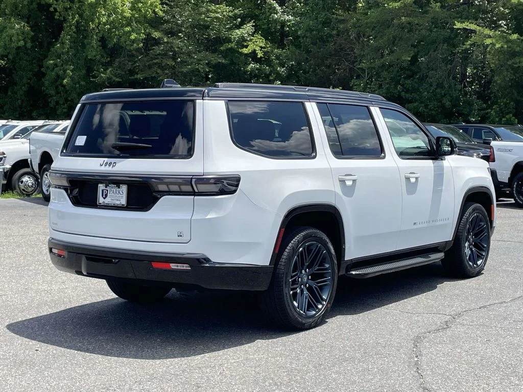 New 2026 Bright White Clear-Coat Exterior Paint Jeep 85th Anniversary Edition image 8