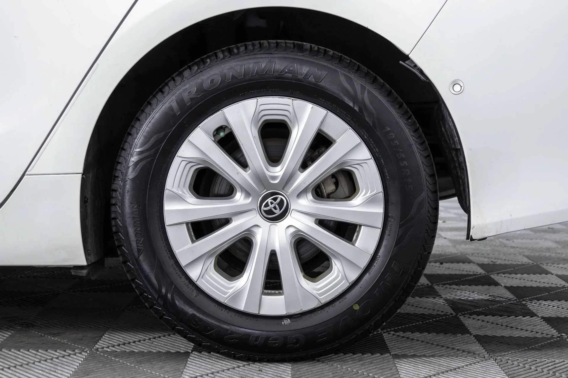 Used 2021  Toyota L Eco image 43