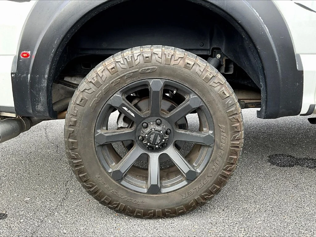 Used 2019 White Ford Lariat image 5