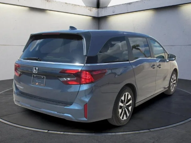 Certified Used 2025 Smoke Blue Pearl Honda EX-L image 5