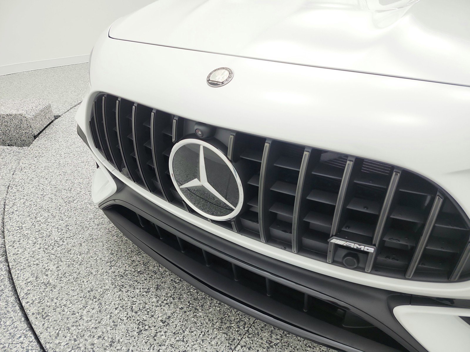 New 2026 MANUFAKTUR Moonlight White Metallic Mercedes-Benz AMG® CLE 53 4MATIC+ Cabriolet image 41