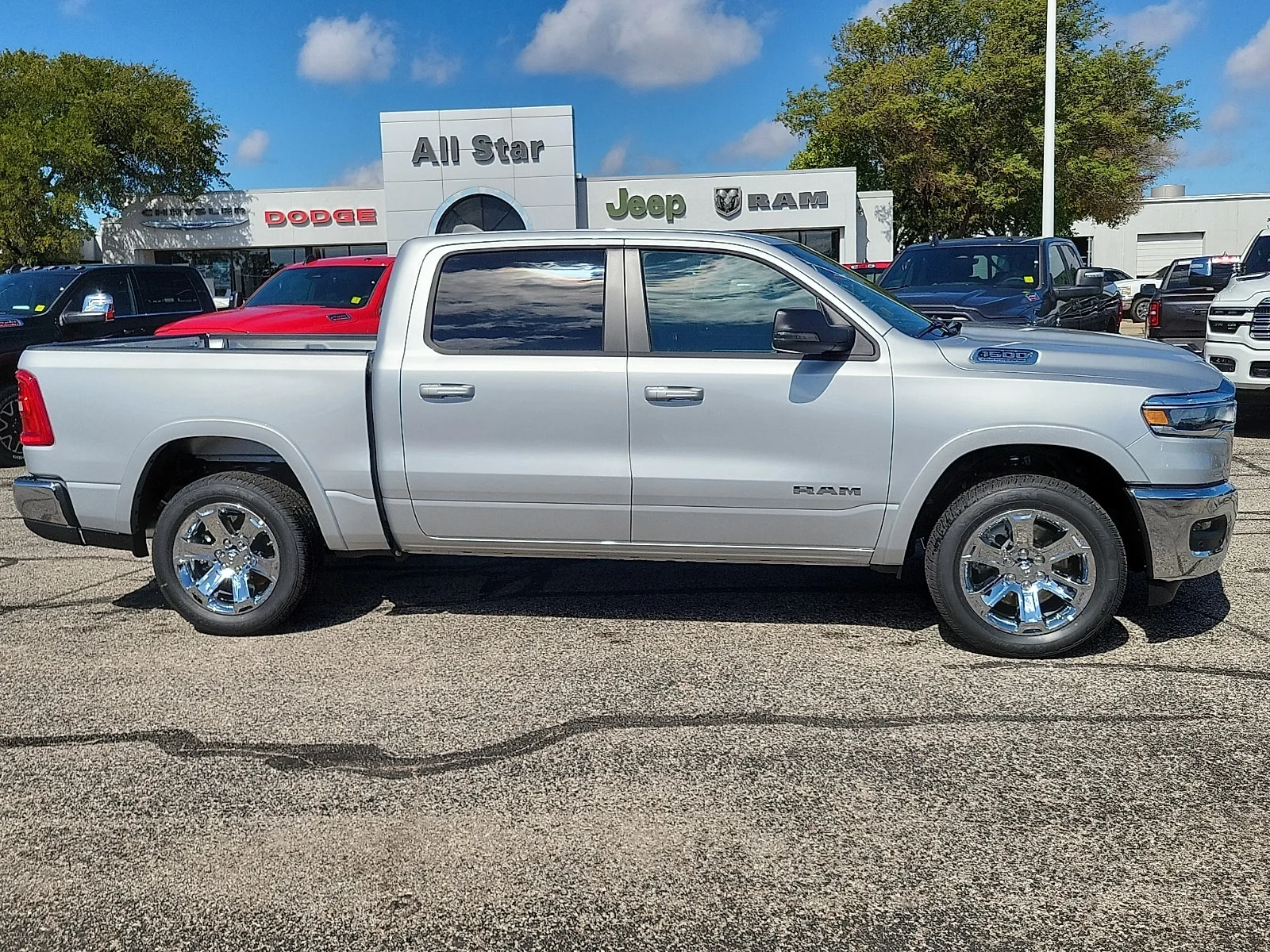 New 2027 Silver Zynith Ram LONE STAR CREW CAB 4X4 5