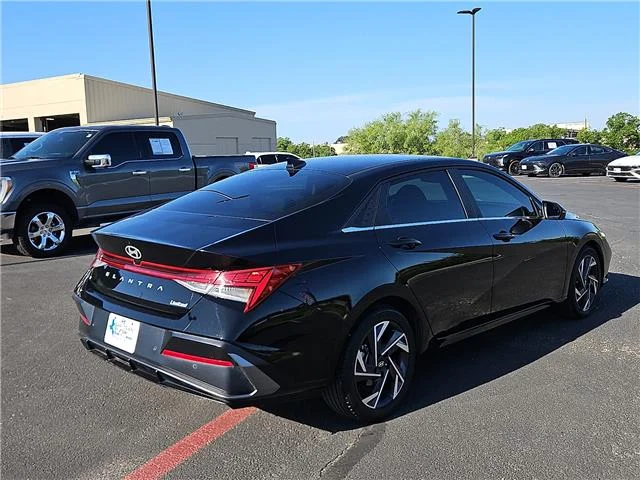 Used 2024 Black Hyundai Limited (IVT) image 4