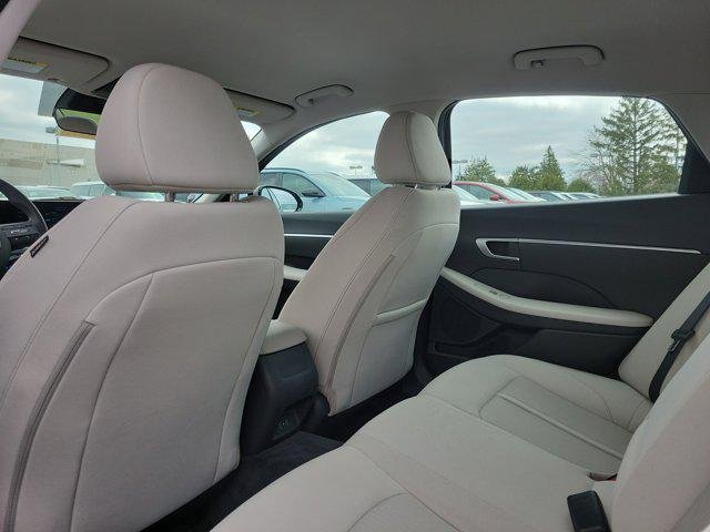 New 2025 Abyss Black Hyundai SEL image 14